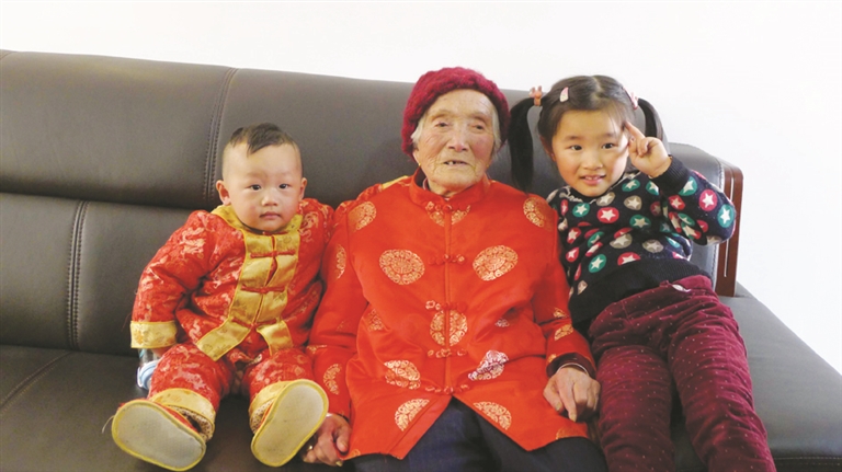 丁小玲  管玮玮